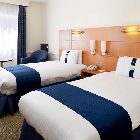 Holiday Inn Guildford By Ihg Eksteriør billede