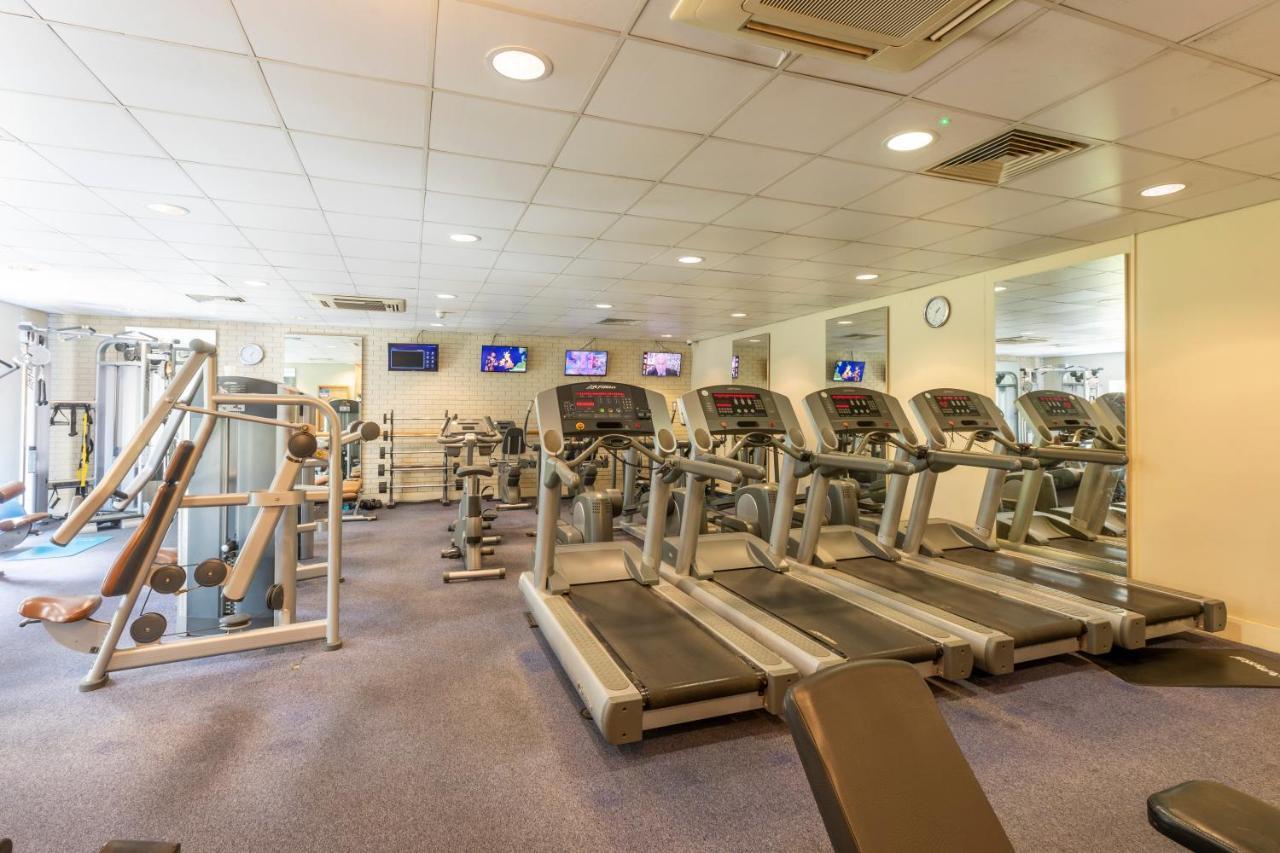 Holiday Inn Guildford By Ihg Eksteriør billede