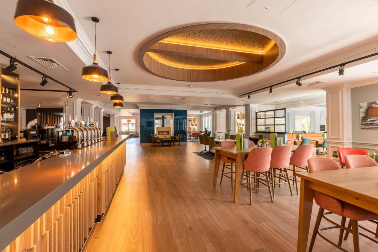Holiday Inn Guildford By Ihg Eksteriør billede
