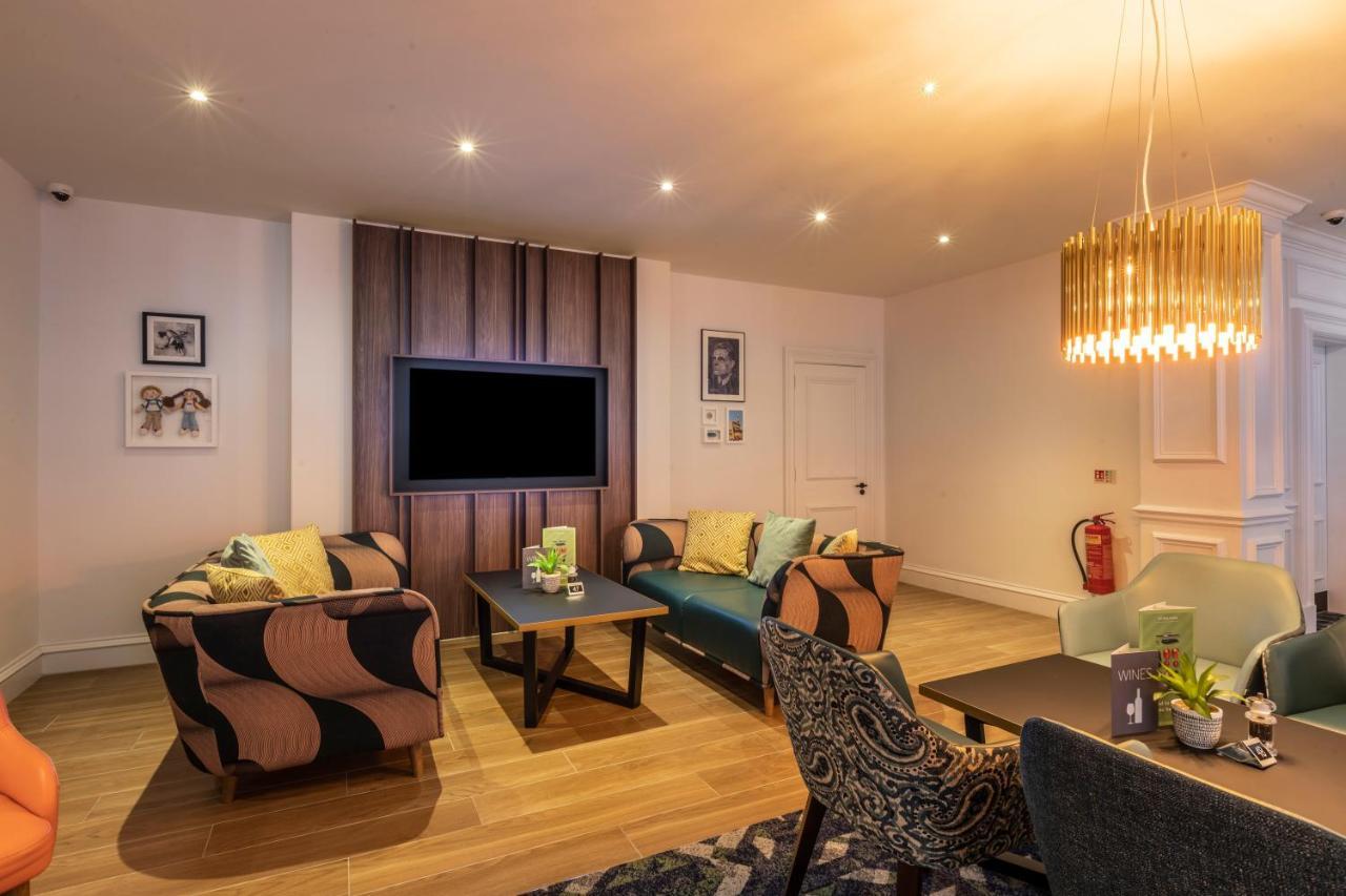 Holiday Inn Guildford By Ihg Eksteriør billede