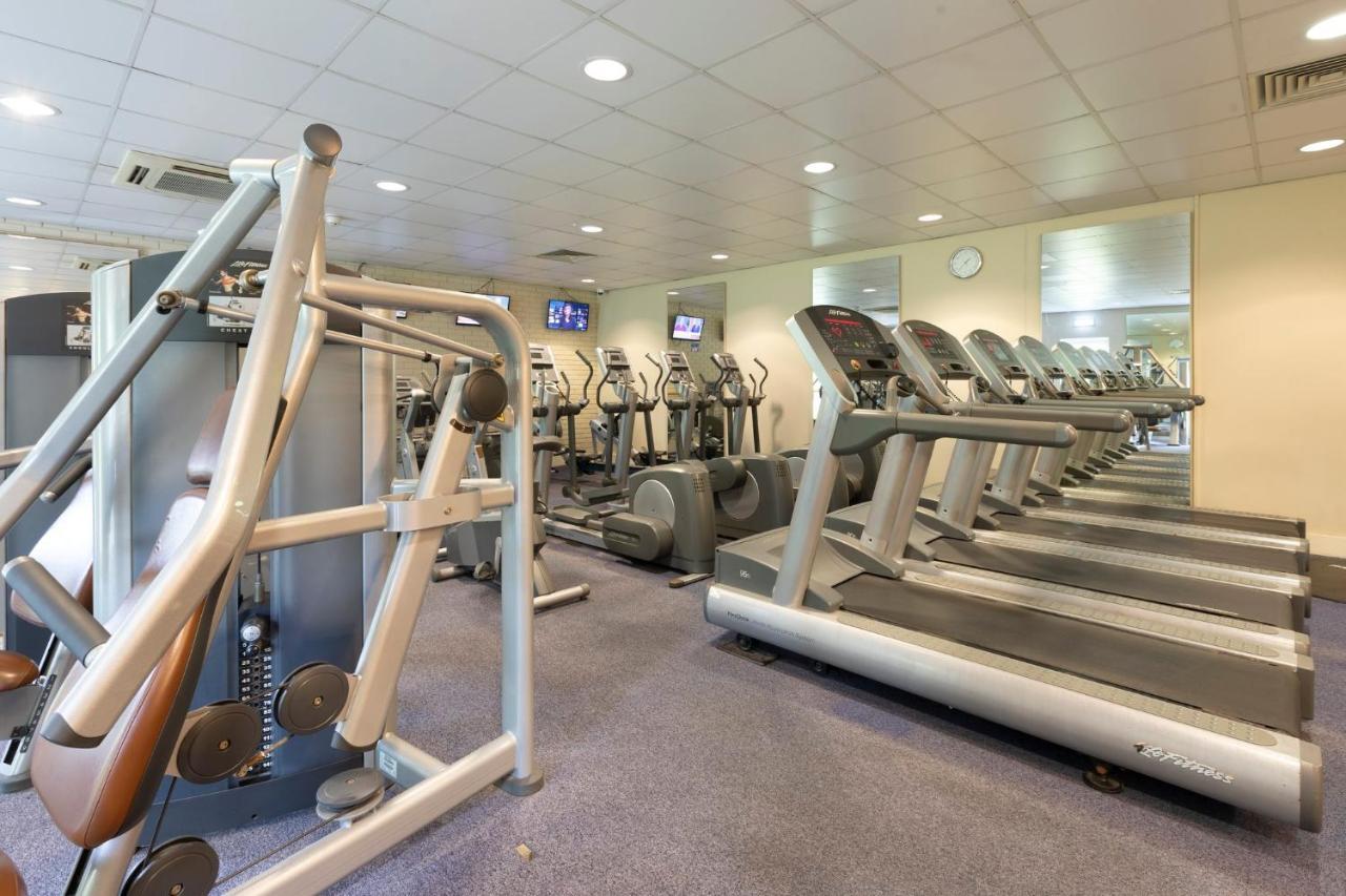 Holiday Inn Guildford By Ihg Eksteriør billede