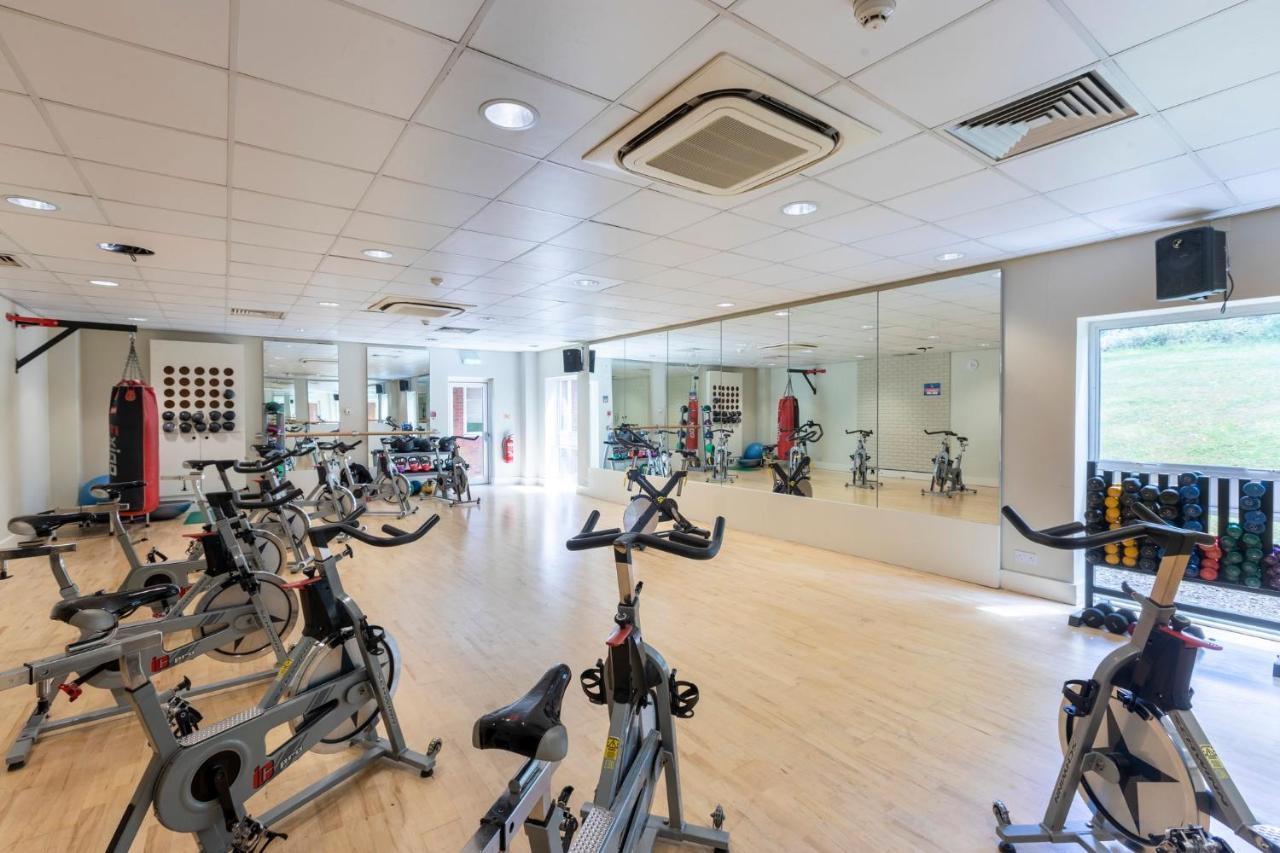 Holiday Inn Guildford By Ihg Eksteriør billede
