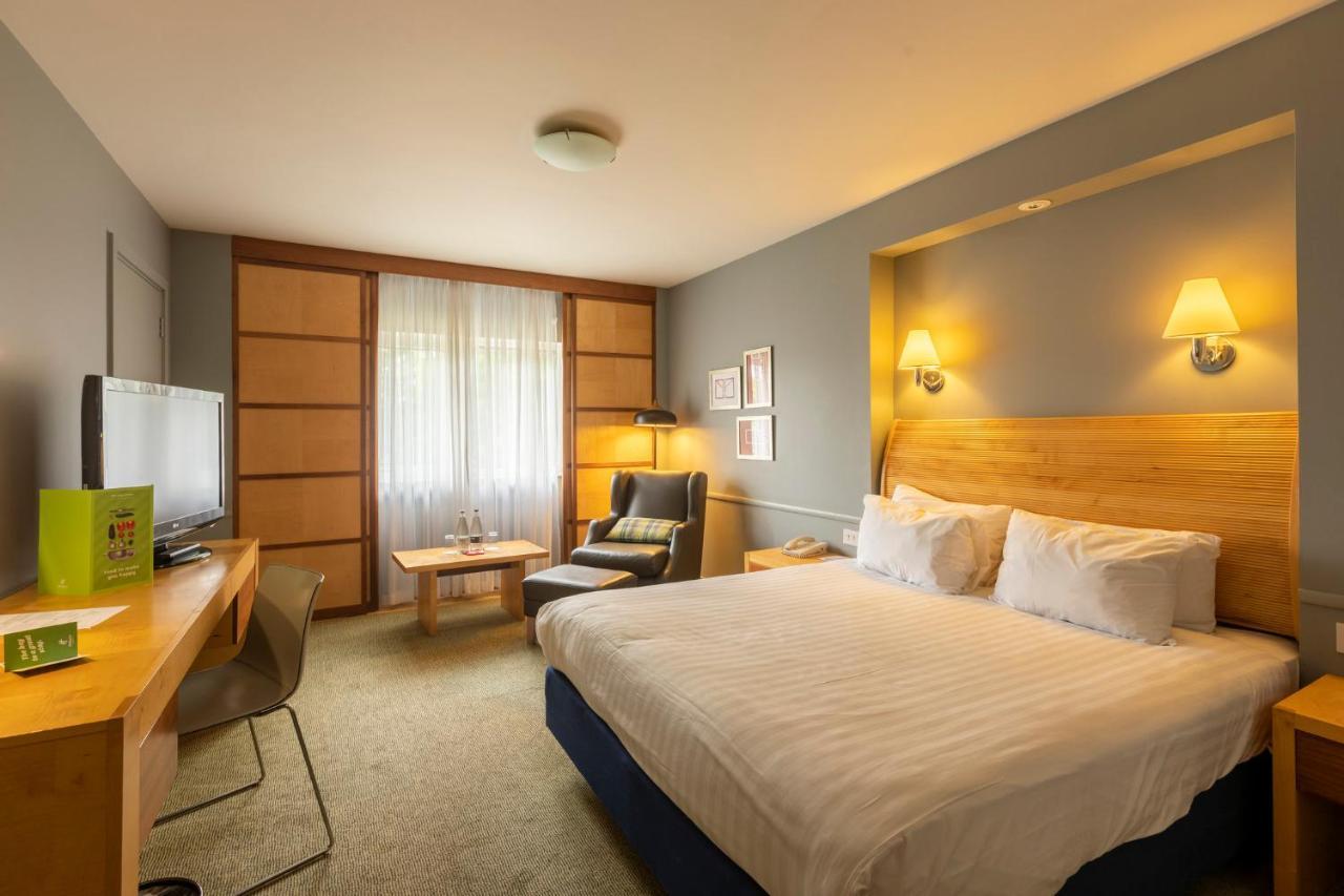 Holiday Inn Guildford By Ihg Eksteriør billede