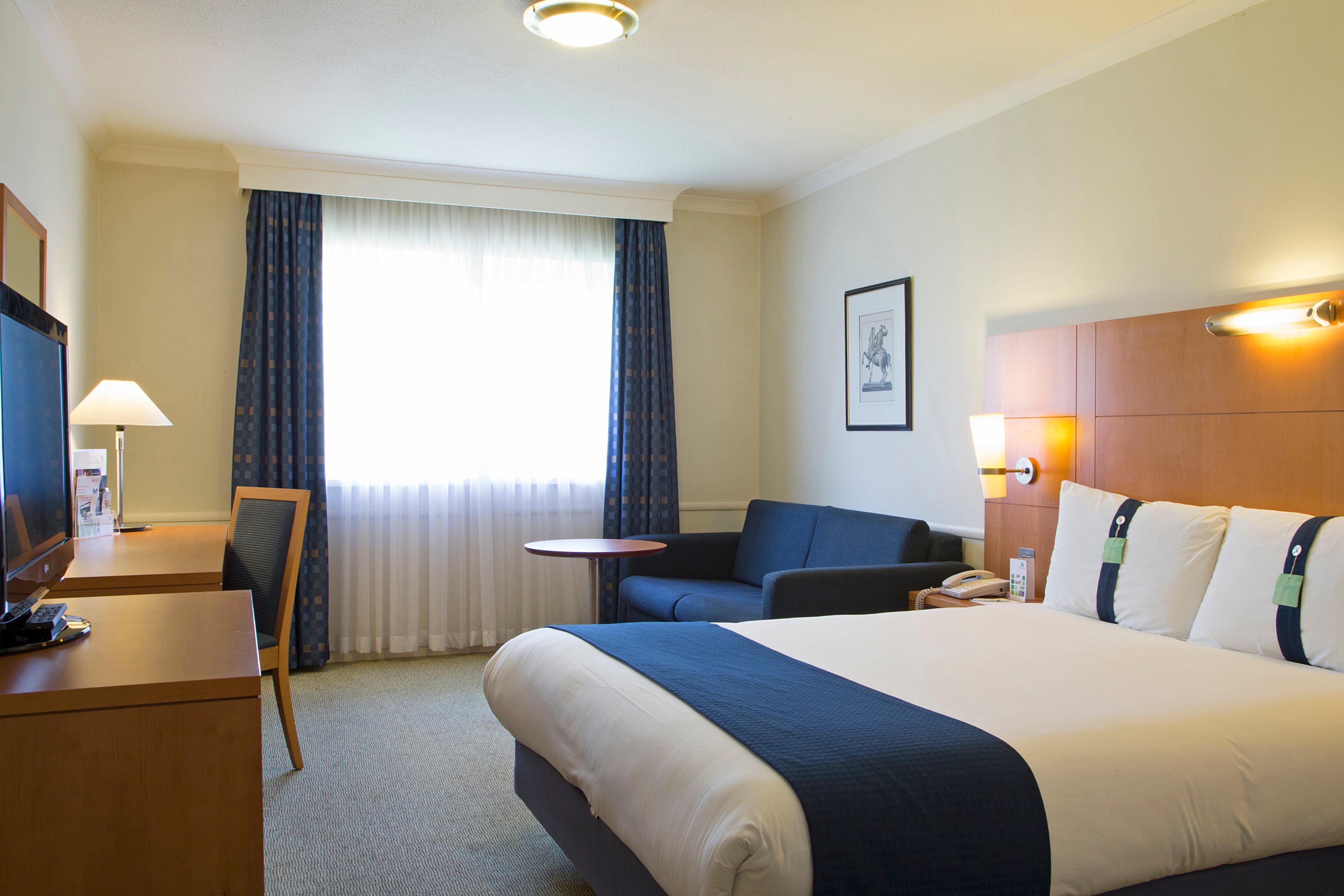 Holiday Inn Guildford By Ihg Eksteriør billede