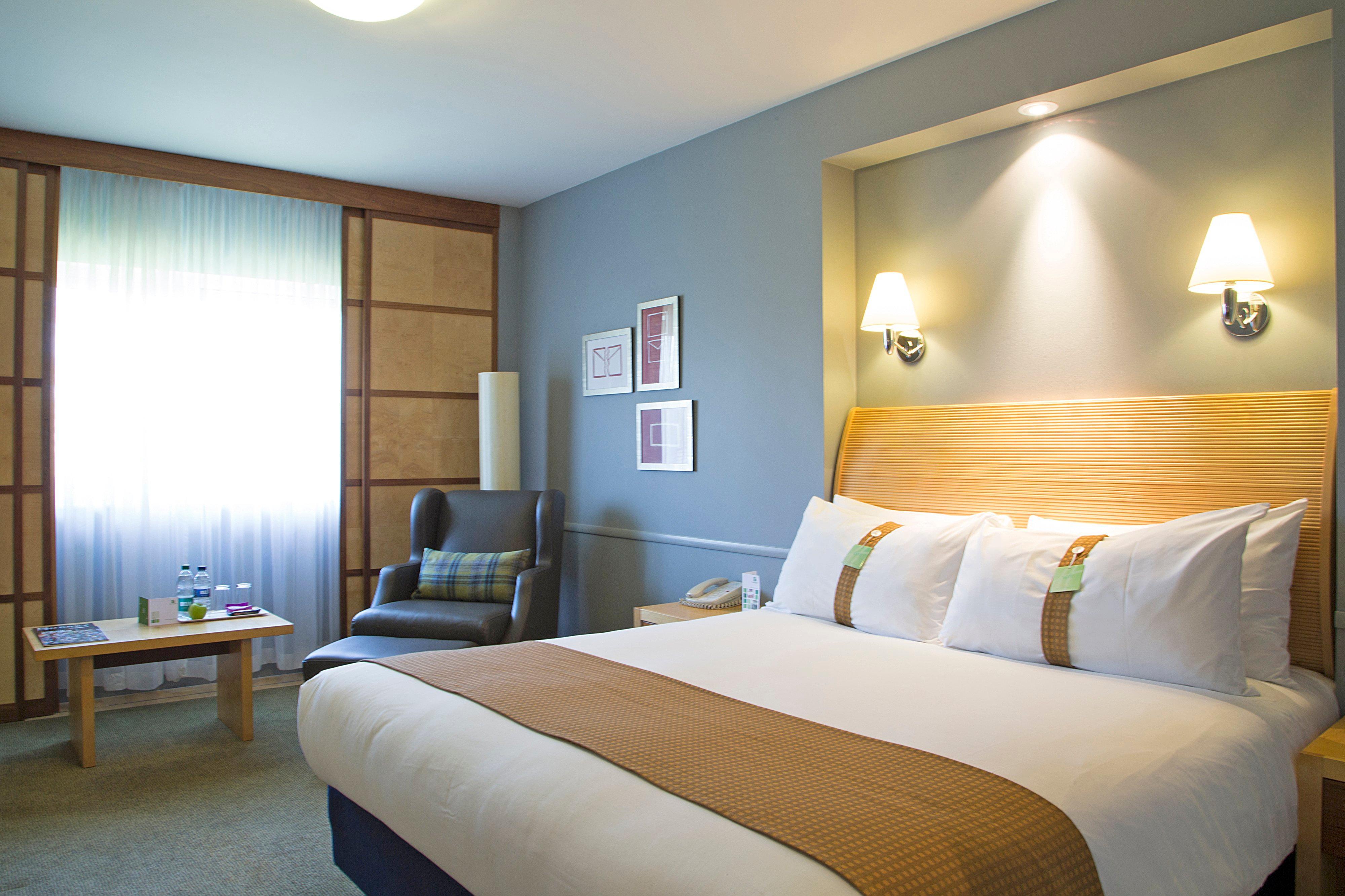 Holiday Inn Guildford By Ihg Eksteriør billede