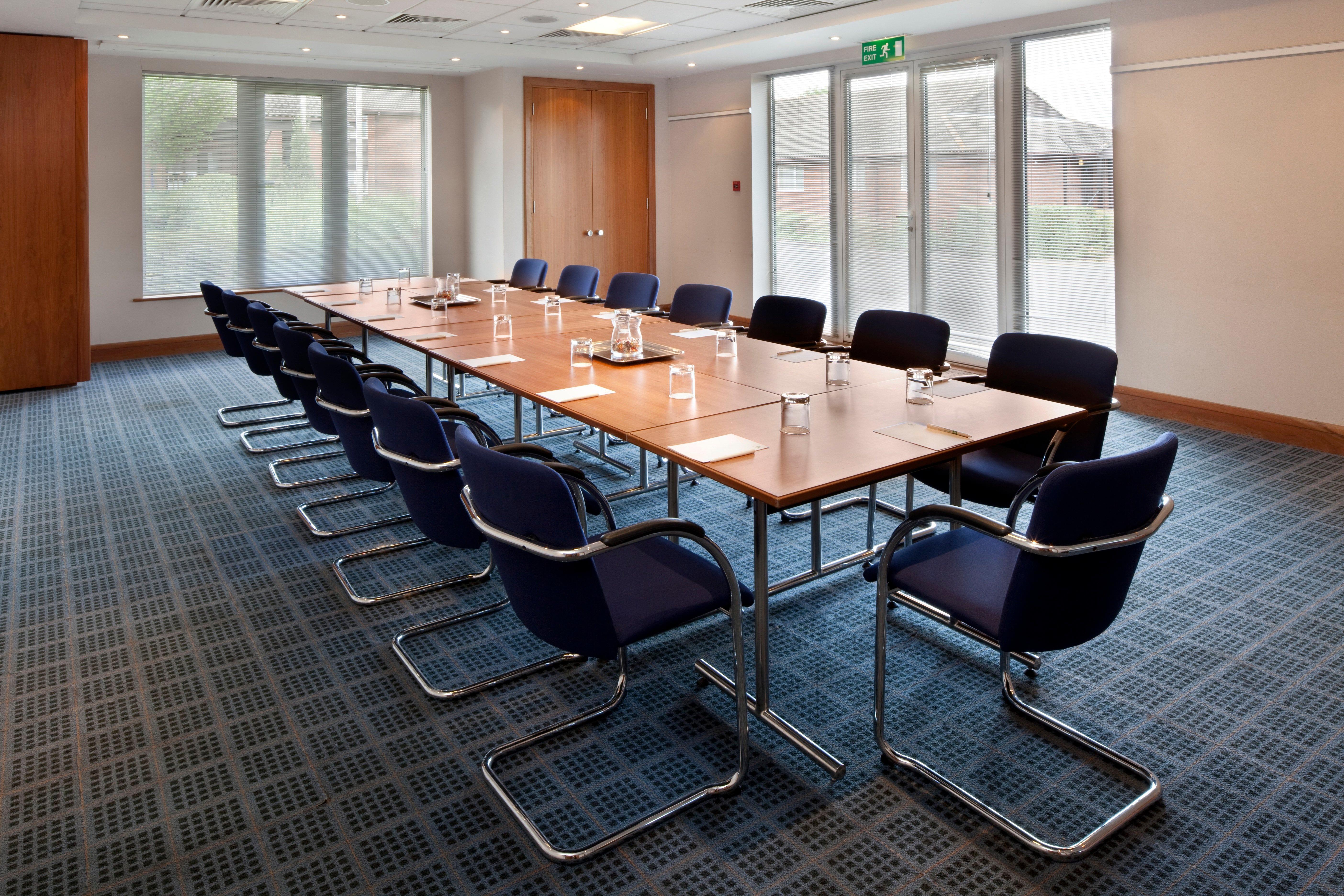 Holiday Inn Guildford By Ihg Eksteriør billede