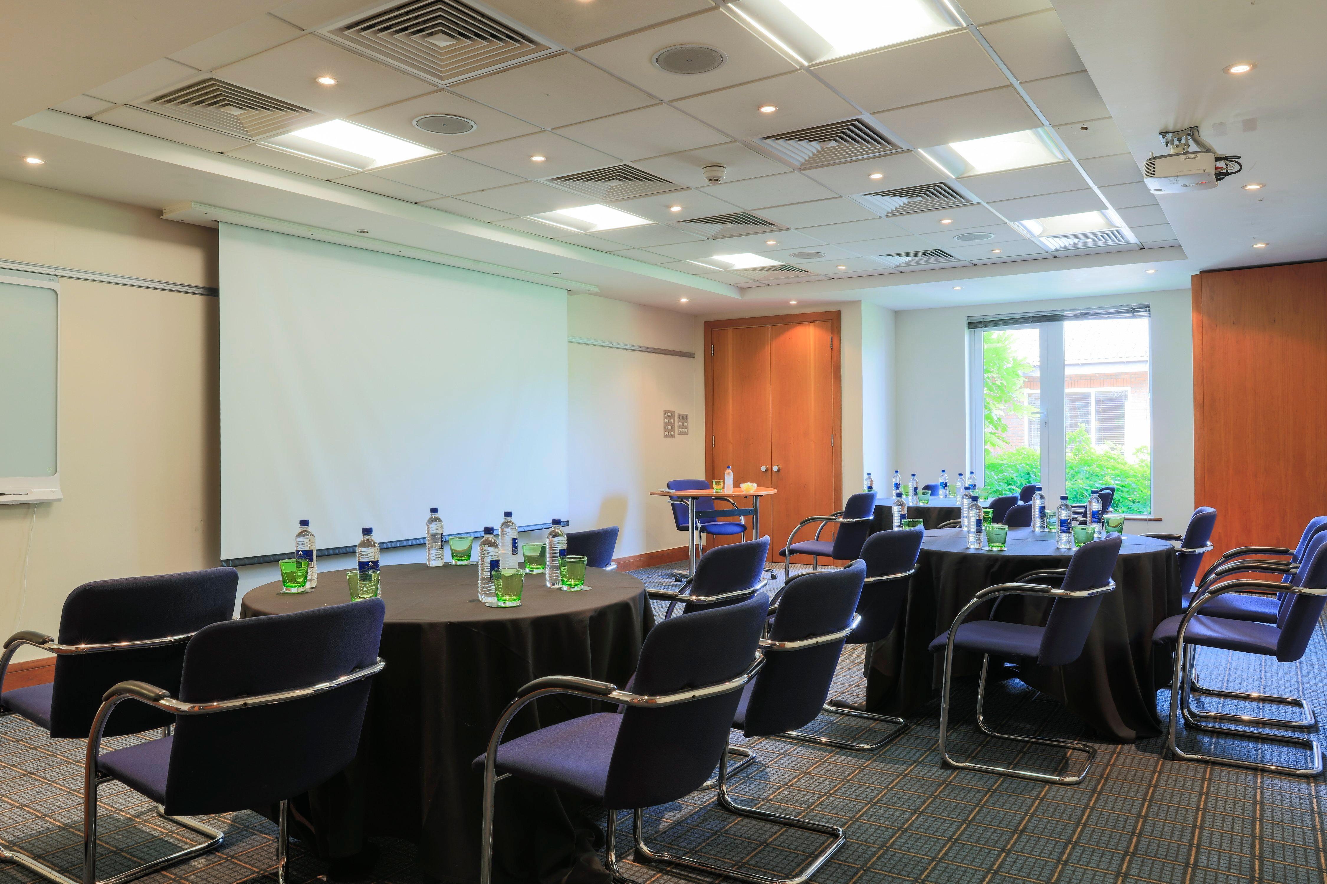 Holiday Inn Guildford By Ihg Eksteriør billede