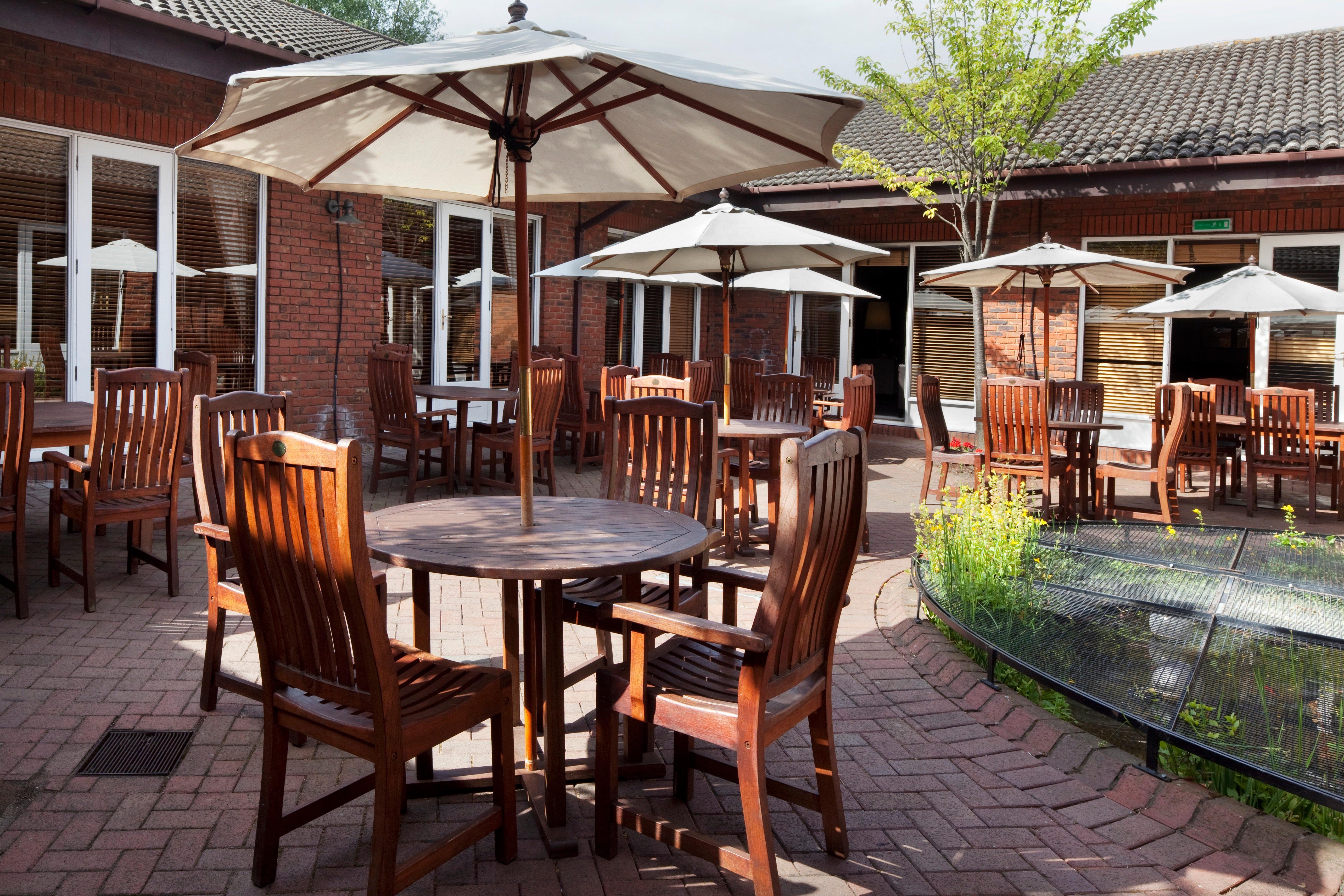 Holiday Inn Guildford By Ihg Eksteriør billede