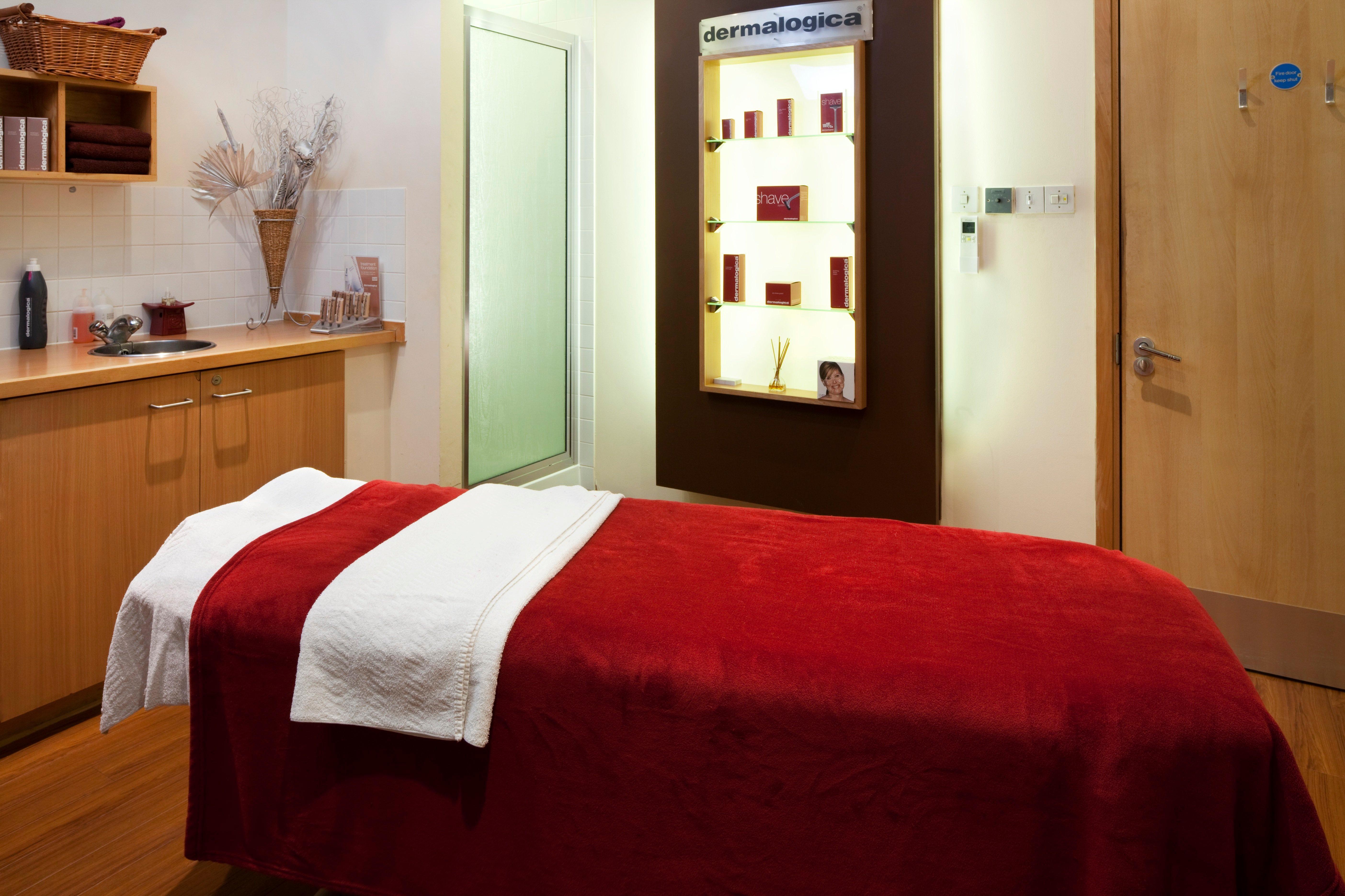Holiday Inn Guildford By Ihg Eksteriør billede