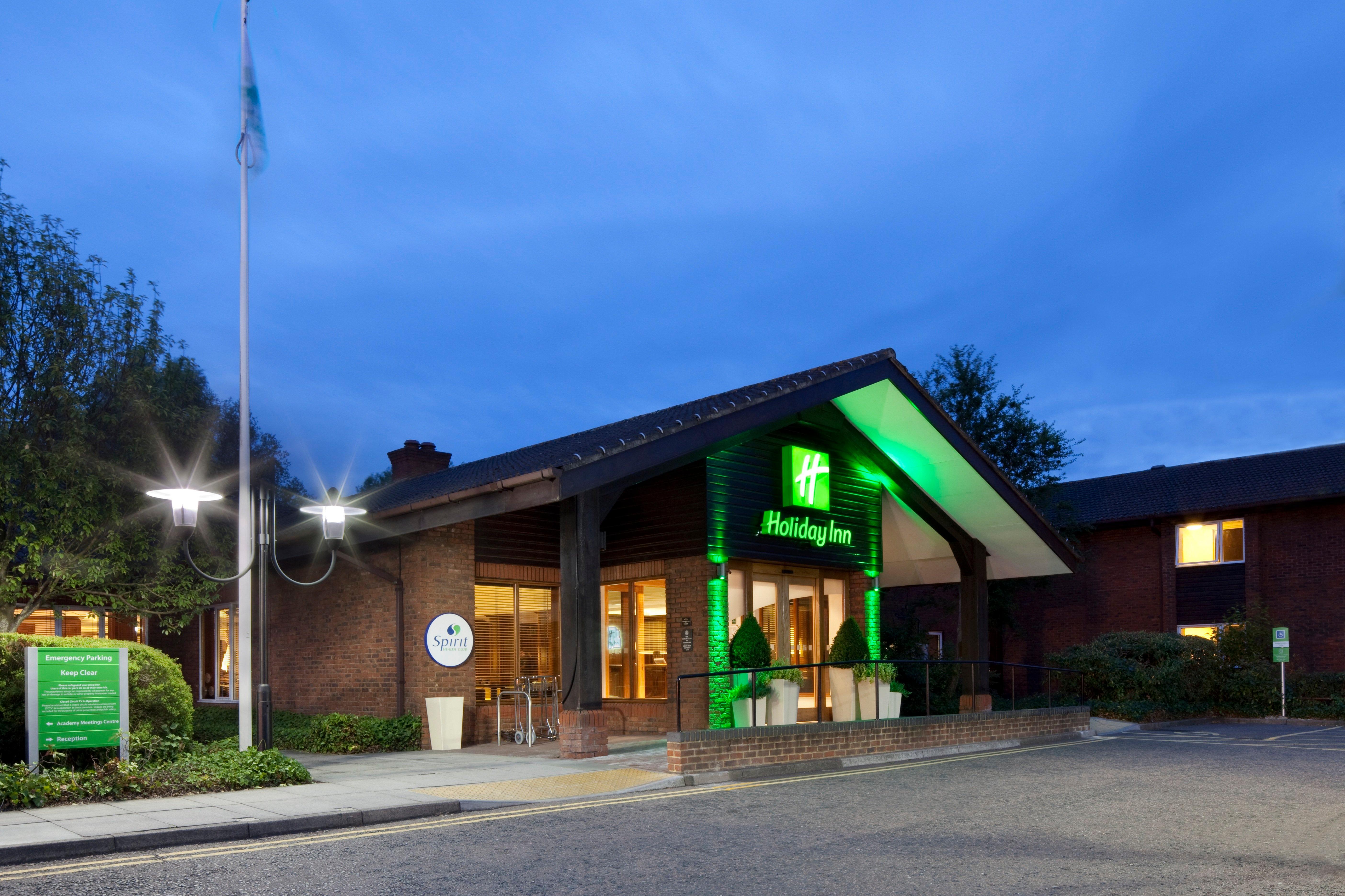 Holiday Inn Guildford By Ihg Eksteriør billede