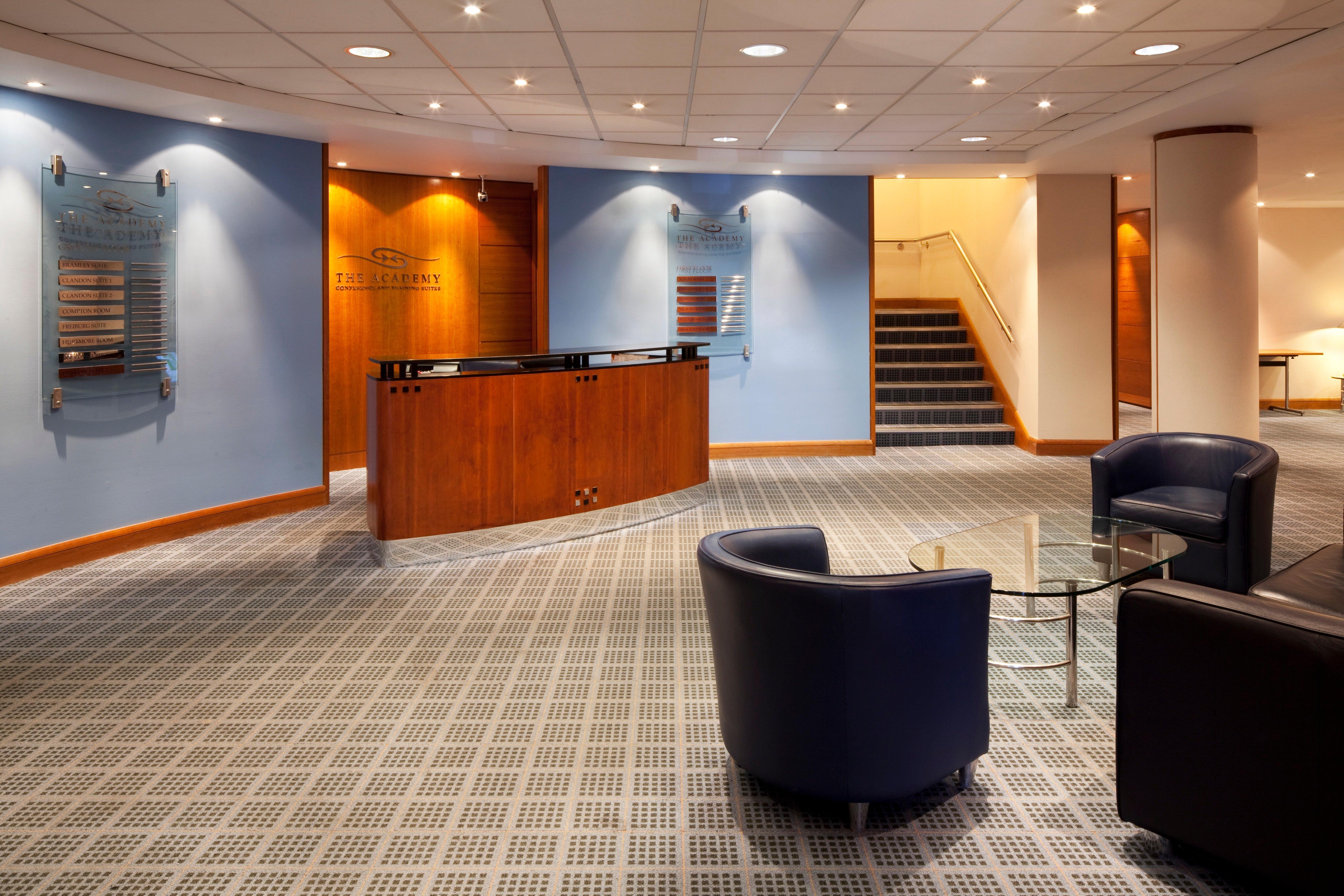 Holiday Inn Guildford By Ihg Eksteriør billede