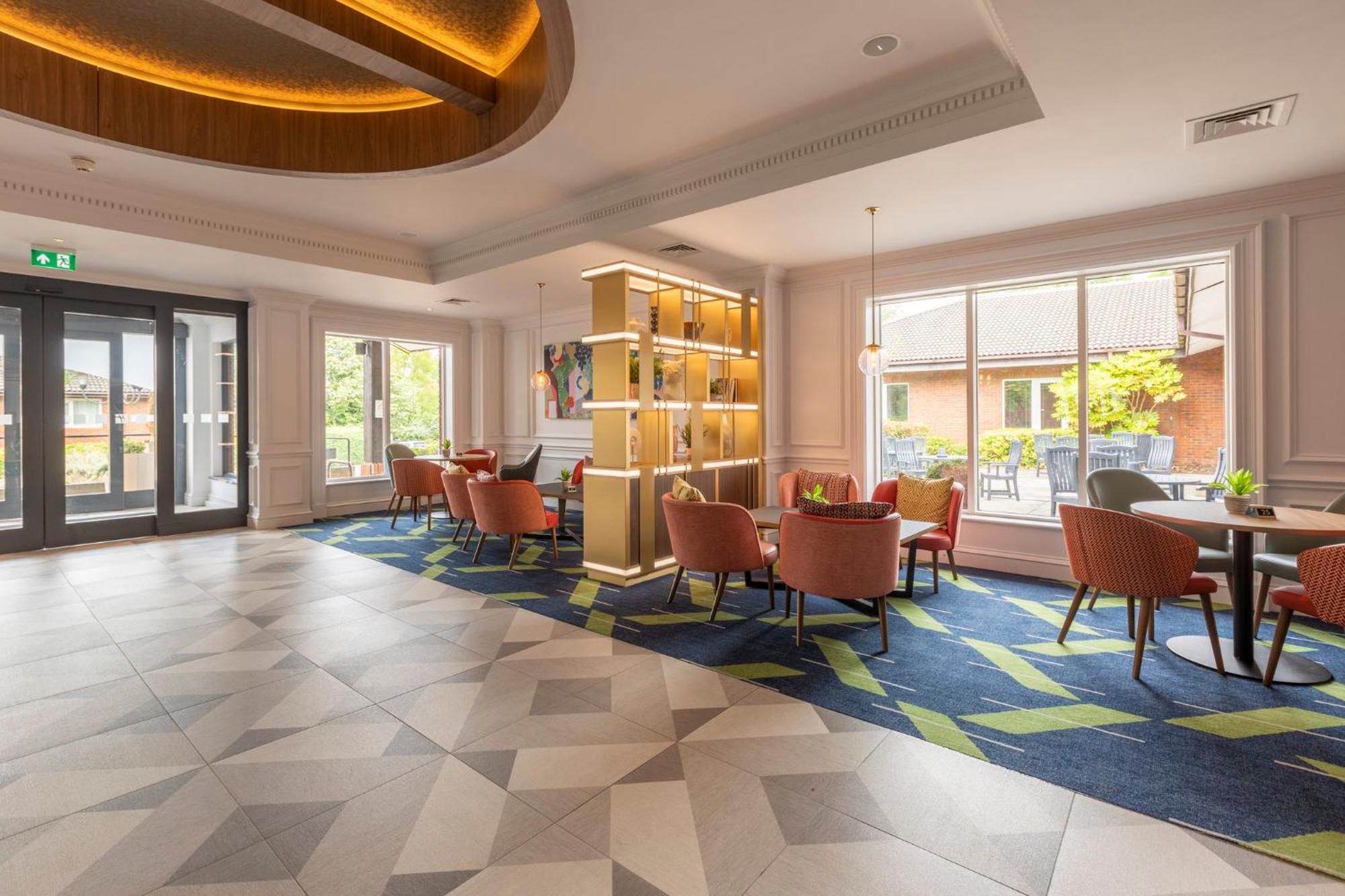 Holiday Inn Guildford By Ihg Eksteriør billede