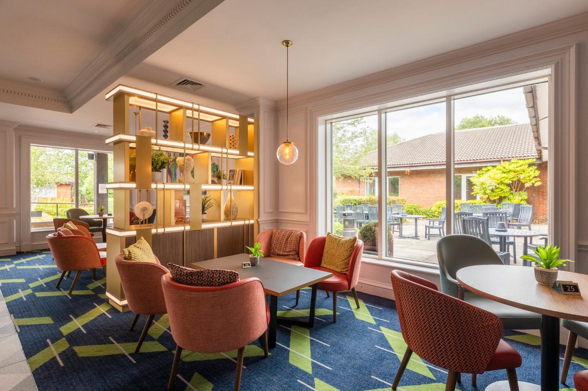 Holiday Inn Guildford By Ihg Eksteriør billede